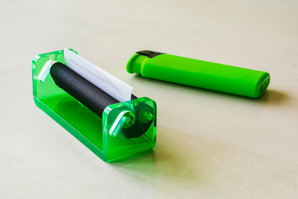 Green joint roller and a green lighter